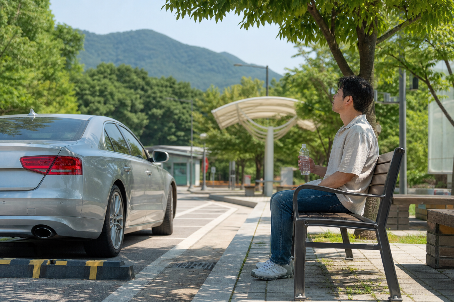 고속도로 졸음쉼터에 안전하게 정차한 차량과 쉬는 운전자